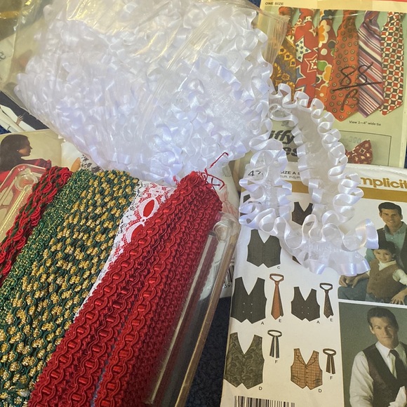 Odd things sale, baby shoes, doll shoes, material,tapestry’s,patterns. - Picture 15 of 15